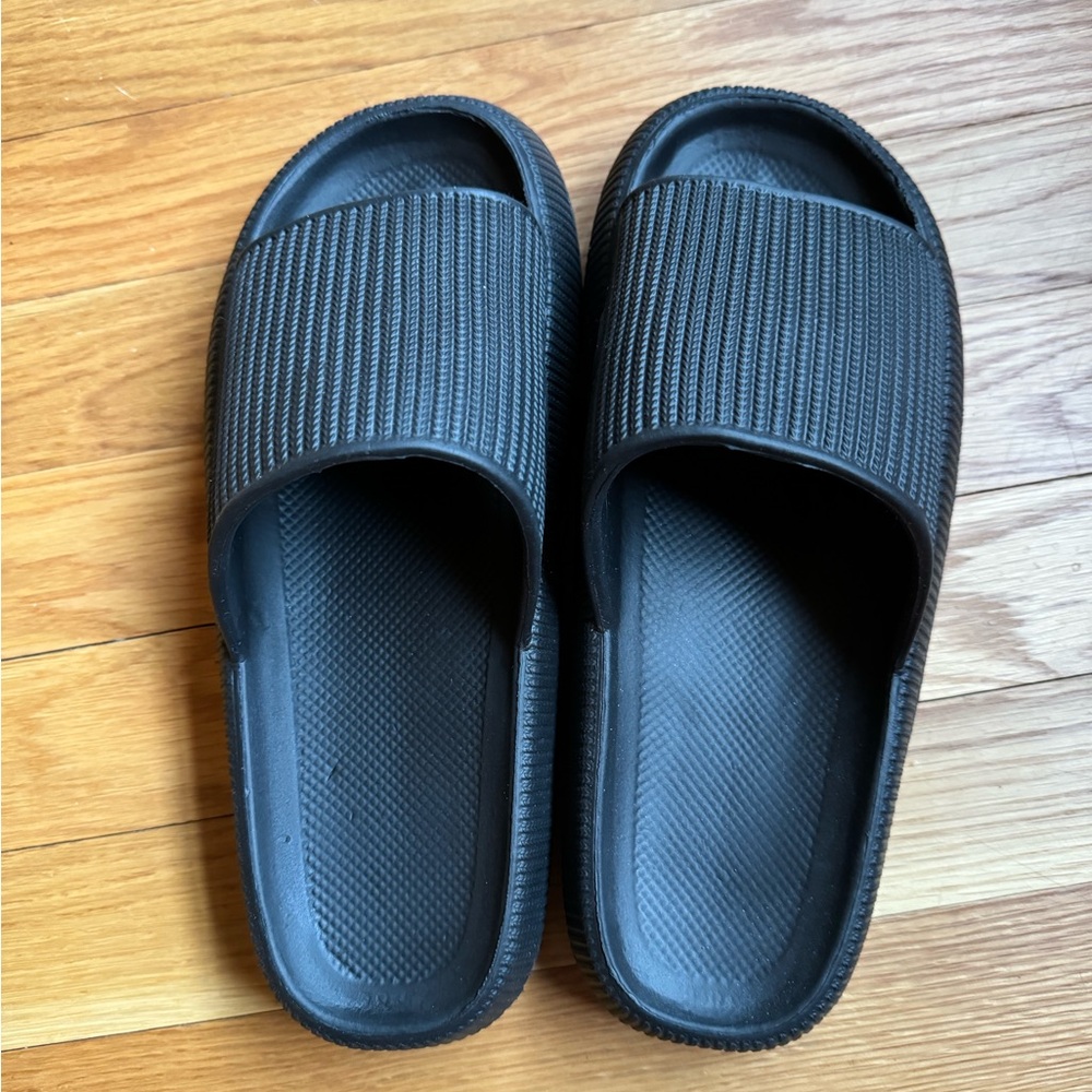 Cloud slides sandals